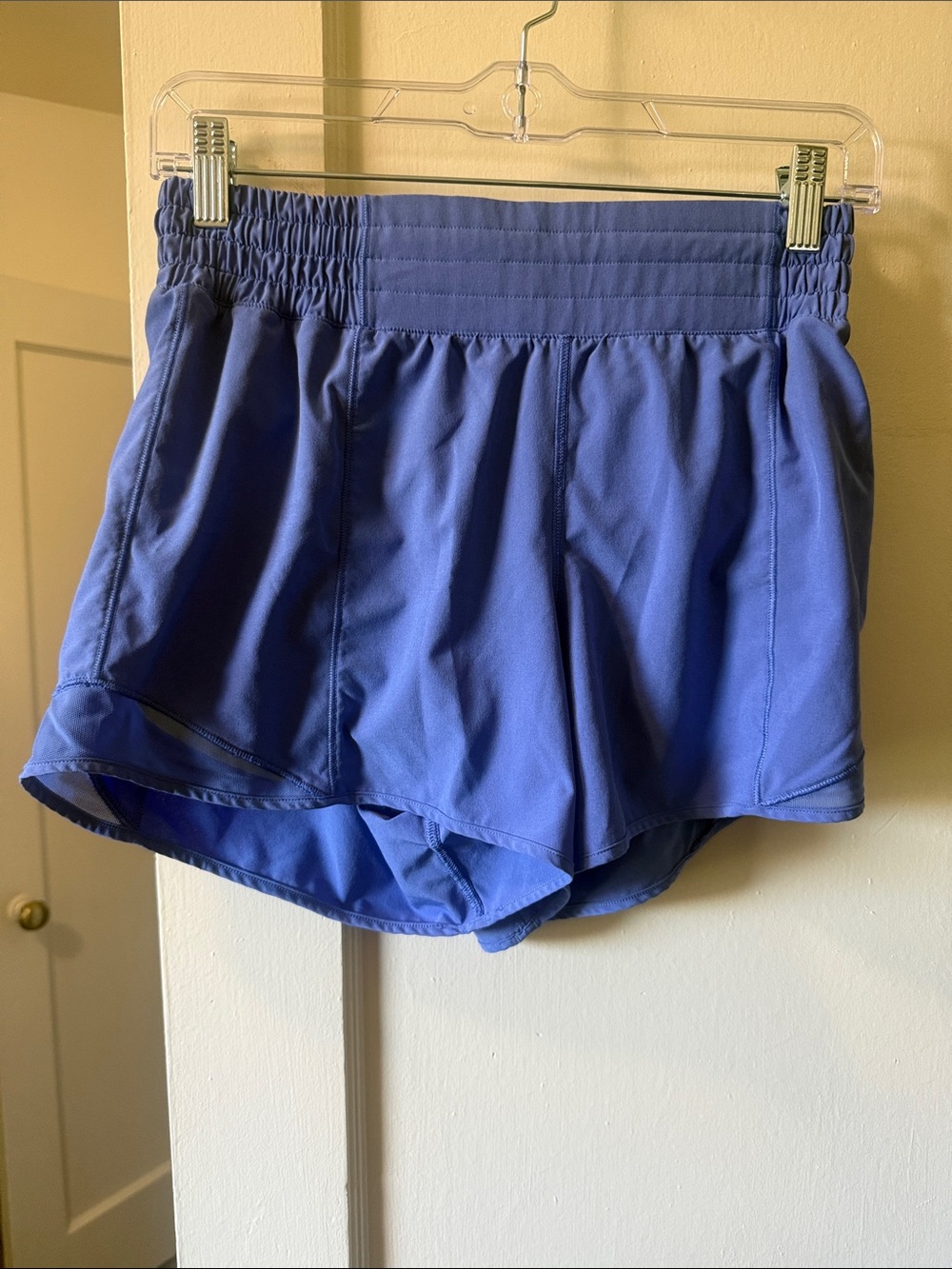 Wild Indigo Lululemon HR Hotty Hot shorts! Size 6!